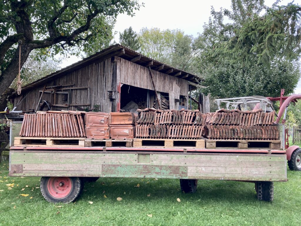 Erste Ladung auf Paletten
